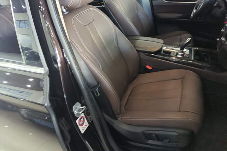 Used BMW X5 2017 xDrive28i Right Front Seat