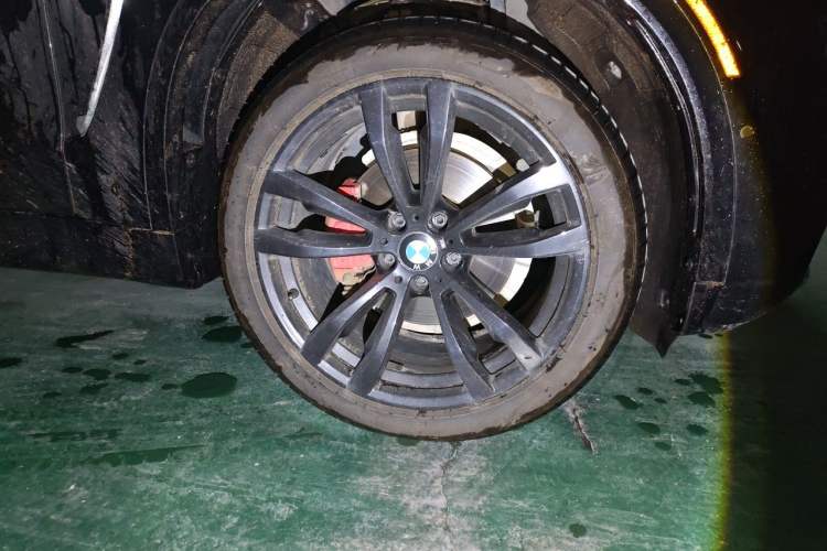 Used BMW X5 2017 xDrive35i M Sport Edition Right Front Wheel Hub