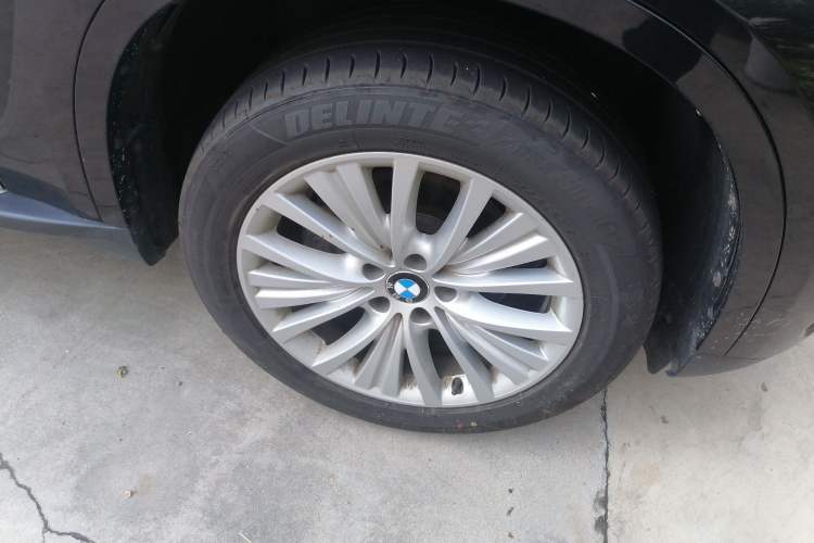 Used BMW X5 2017 xDrive28i Right Front Wheel Hub
