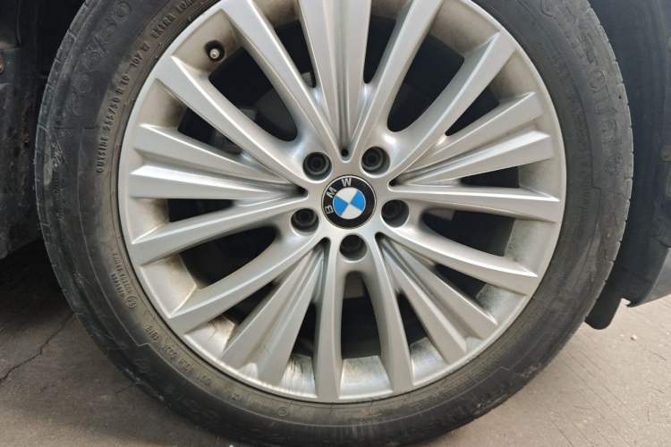 Used BMW X5 2017 xDrive28i Right Front Wheel Hub