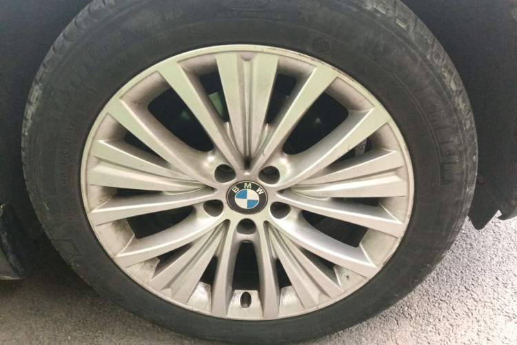 Used BMW X5 2017 xDrive28i Right Front Wheel Hub