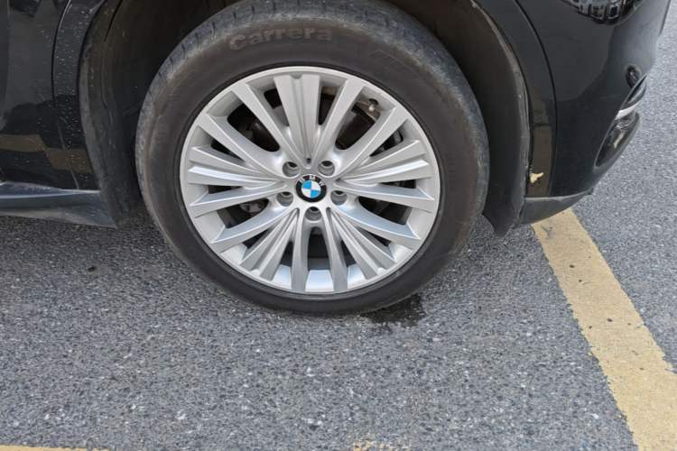 Used BMW X5 2017 xDrive28i Right Front Wheel Hub
