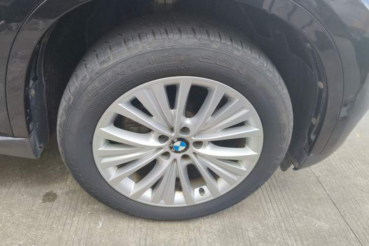 Used BMW X5 2017 xDrive28i Right Front Wheel Hub