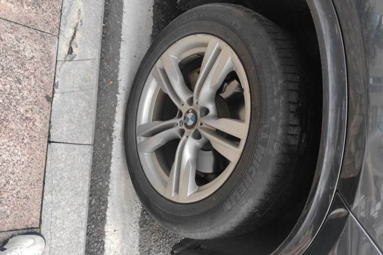 Used BMW X5 2017 xDrive35i M Sport Edition Right Front Wheel Hub