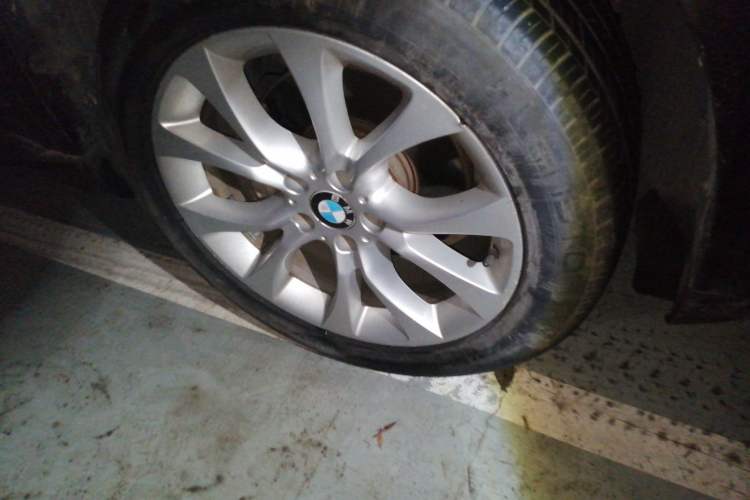 Used BMW X5 2017 xDrive28i Right Front Wheel Hub
