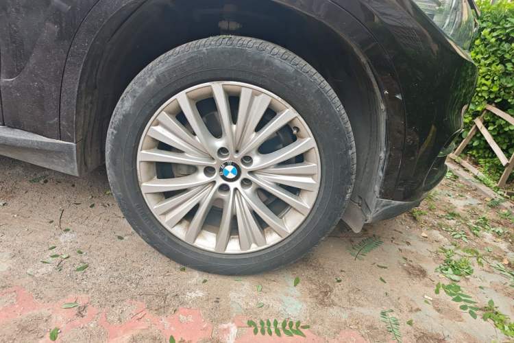 Used BMW X5 2017 xDrive28i Right Front Wheel Hub
