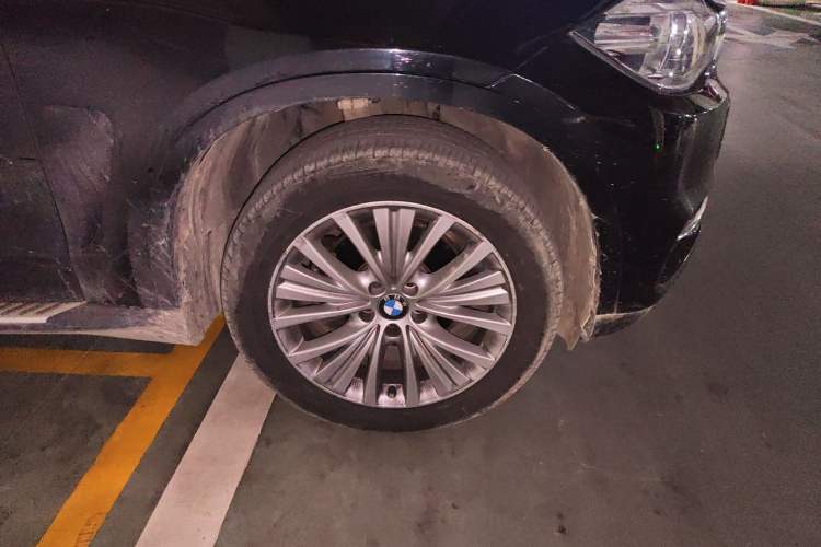Used BMW X5 2017 xDrive28i Right Front Wheel Hub