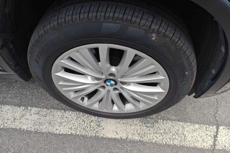 Used BMW X5  Right Front Wheel Hub