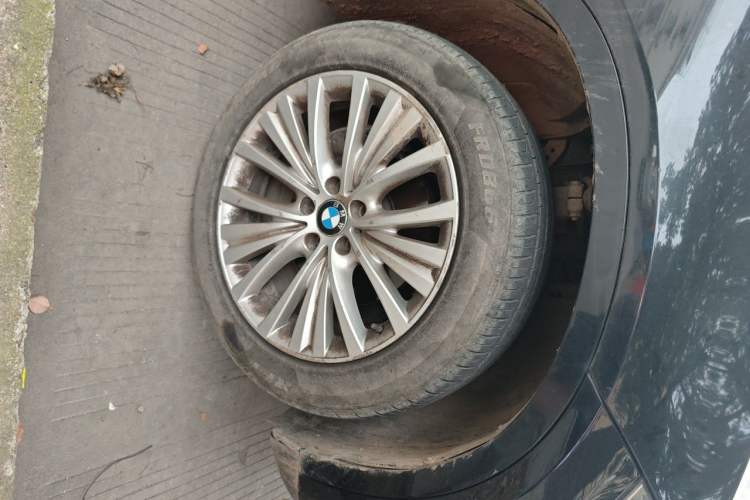 Used BMW X5 2017 xDrive28i Right Front Wheel Hub