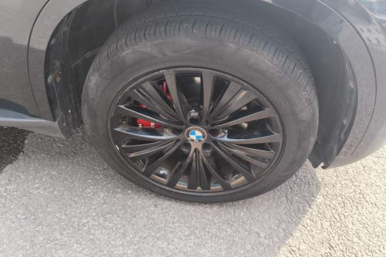 Used BMW X5 2017 xDrive28i Right Front Wheel Hub
