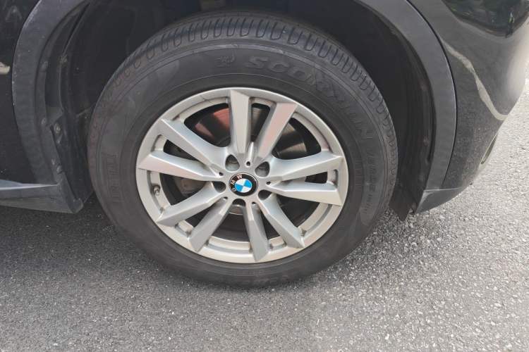 Used BMW X5  Right Front Wheel Hub