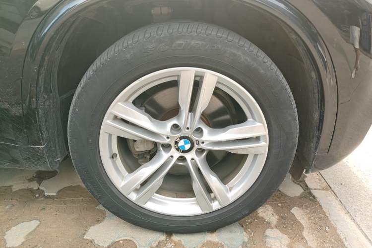 Used BMW X5 2017 xDrive35i M Sport Edition Right Front Wheel Hub