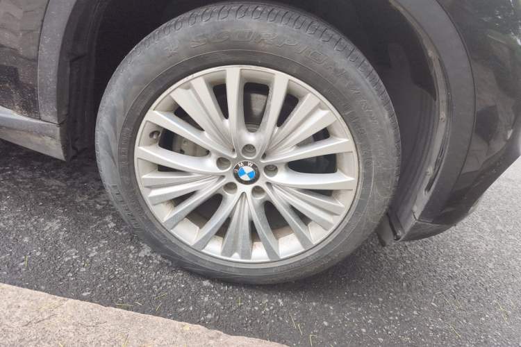 Used BMW X5 2017 xDrive35i Leading Model Right Front Wheel Hub
