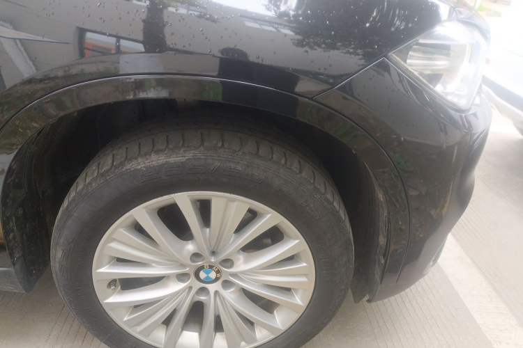 Used BMW X5 2017 xDrive28i Right Front Wheel Hub