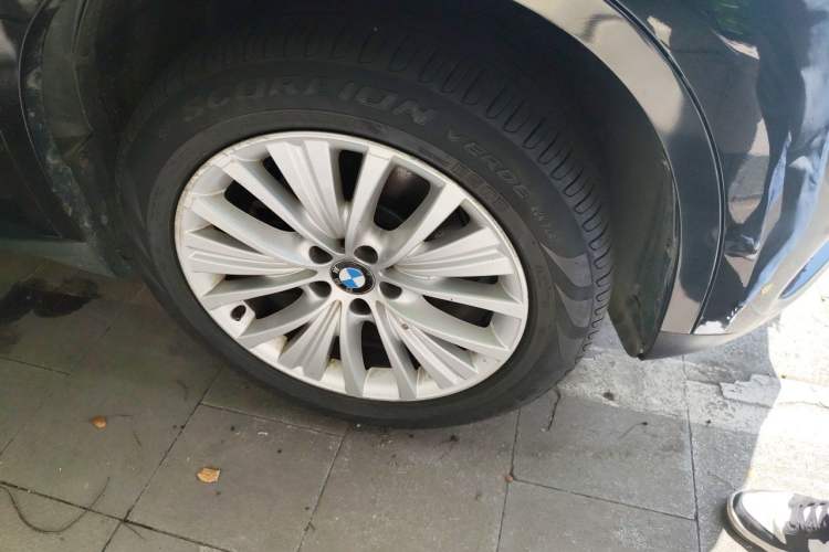 Used BMW X5 2017 xDrive28i Right Front Wheel Hub