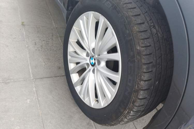 Used BMW X5 2017 xDrive28i Right Front Wheel Hub