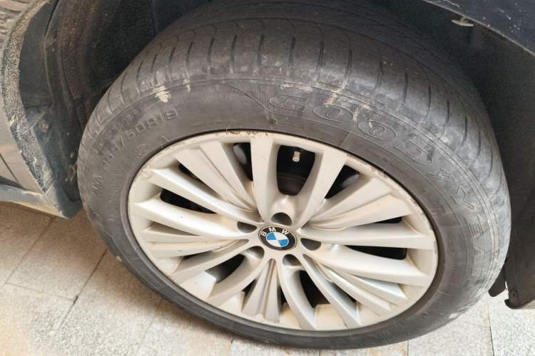 Used BMW X5 2017 xDrive28i Right Front Wheel Hub