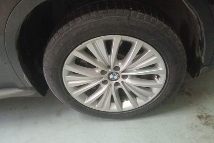 Used BMW X5 2017 xDrive35i Leading Model Right Front Wheel Hub