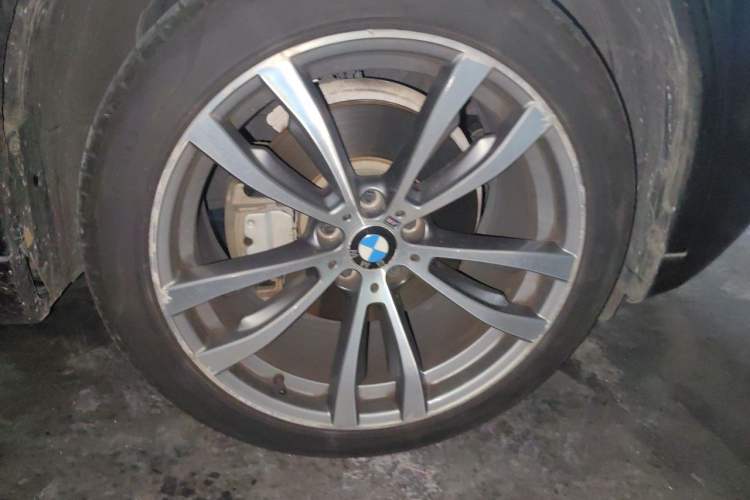 Used BMW X5 2017 xDrive35i M Sport Edition Right Front Wheel Hub