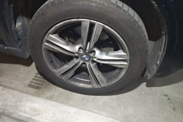 Used BMW X5 2017 xDrive35i M Sport Edition Right Front Wheel Hub