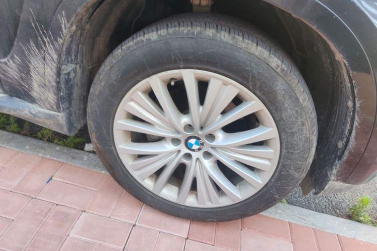 Used BMW X5 2017 xDrive28i Right Front Wheel Hub