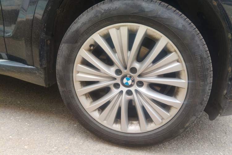 Used BMW X5 2017 xDrive28i Right Front Wheel Hub
