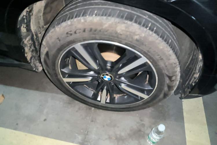 Used BMW X5 2017 xDrive35i Elegant Edition Right Front Wheel Hub