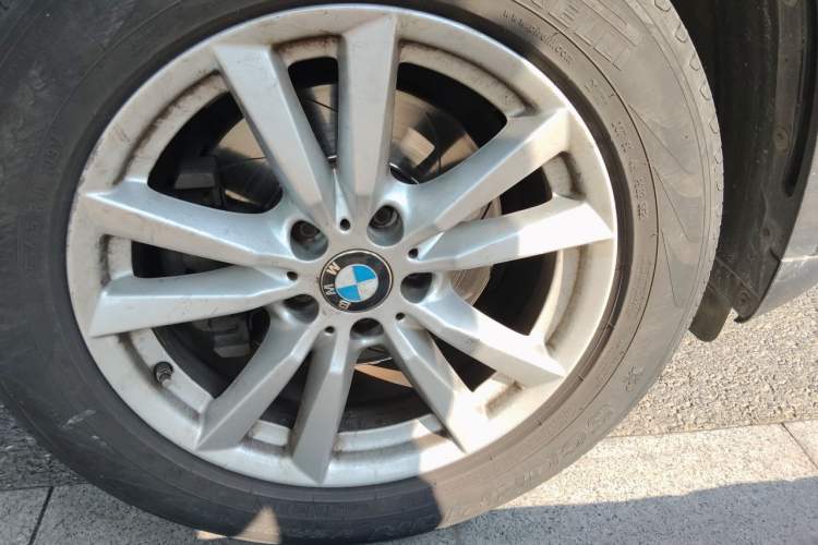 Used BMW X5  Right Front Wheel Hub