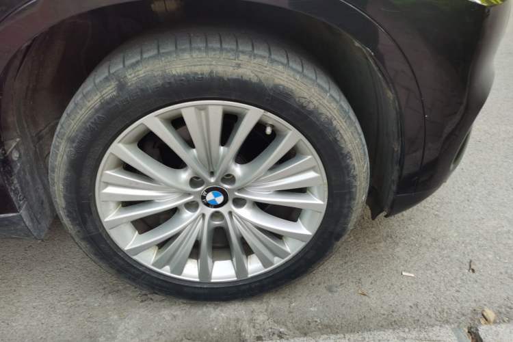 Used BMW X5 2017 xDrive28i Right Front Wheel Hub