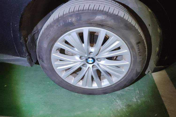 Used BMW X5 2017 xDrive28i Right Front Wheel Hub