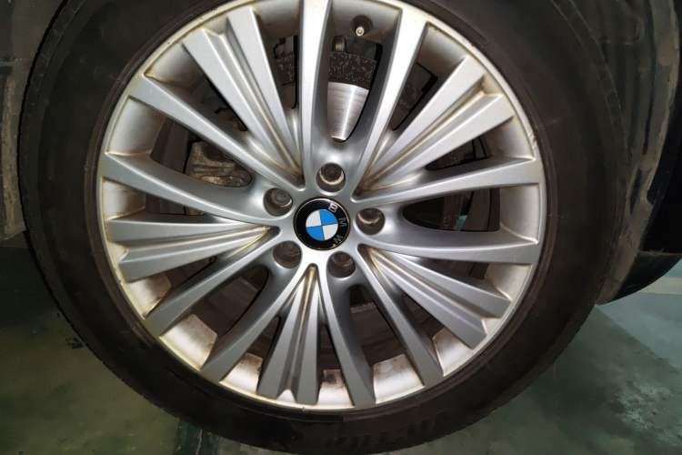 Used BMW X5 2017 xDrive28i Right Front Wheel Hub