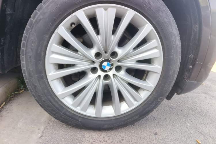 Used BMW X5 2017 xDrive28i Right Front Wheel Hub