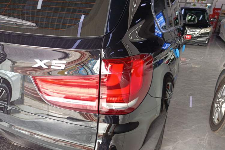 Used BMW X5 2017 xDrive35i Middle East Right Rear Taillight