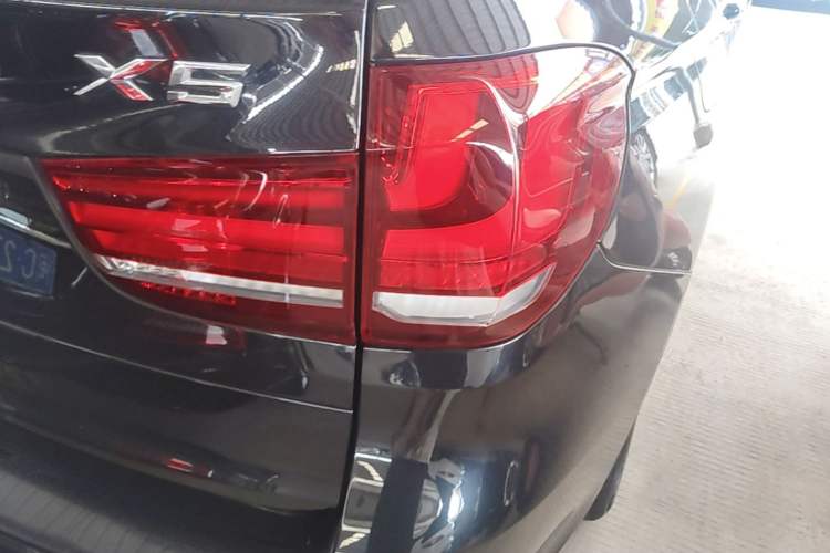 Used BMW X5 2017 xDrive28i Right Rear Taillight