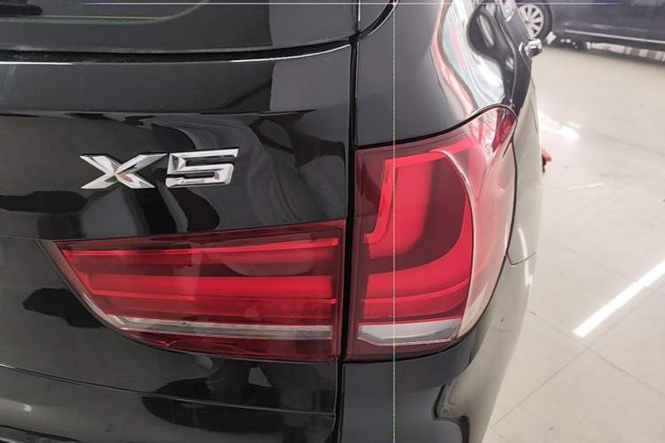 Used BMW X5 2017 xDrive28i Right Rear Taillight