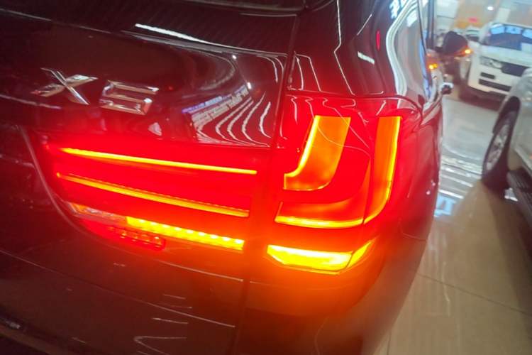 Used BMW X5 2017 xDrive28i Right Rear Taillight