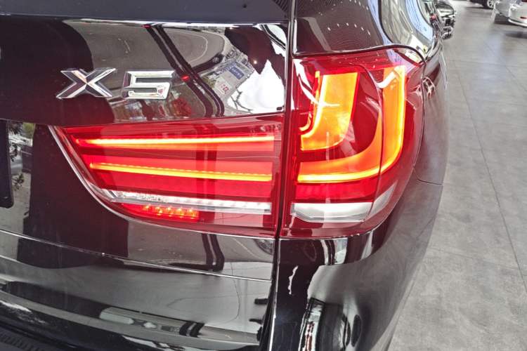Used BMW X5 2017 xDrive35i Middle East Right Rear Taillight