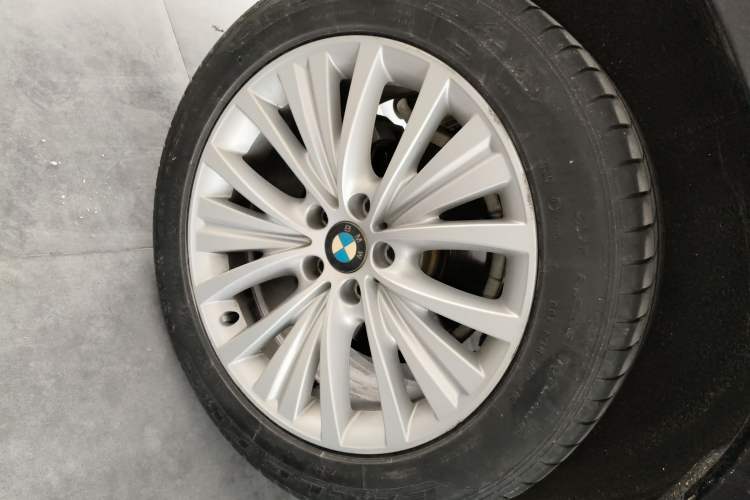 Used BMW X5 2017 xDrive28i Right Rear Wheel Hub