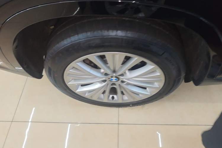 Used BMW X5 2017 xDrive28i Right Rear Wheel Hub