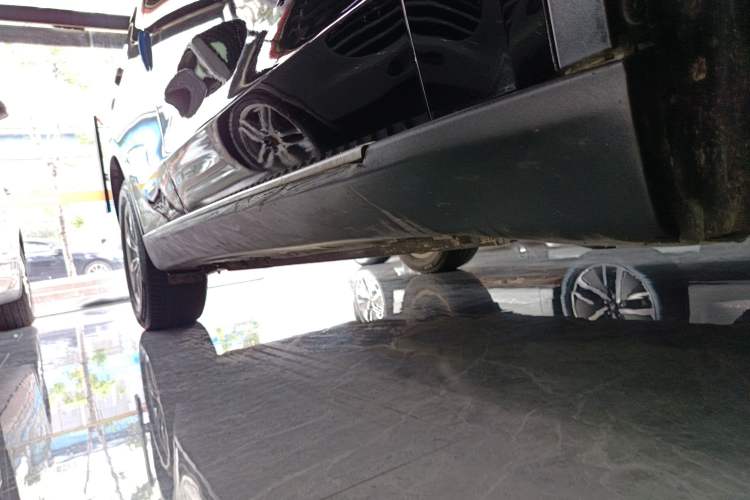 Used BMW X5 2017 xDrive35i Middle East Right Side Sill