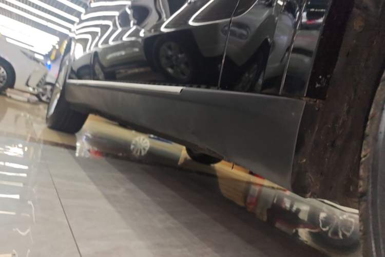 Used BMW X5 2017 xDrive28i Right Side Sill