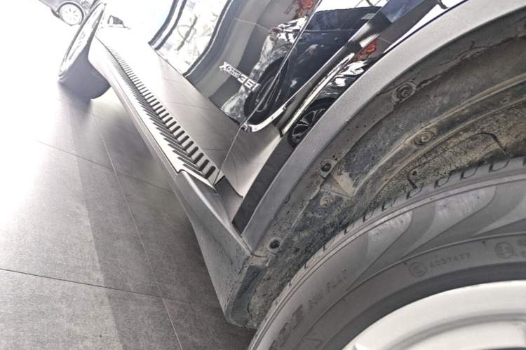 Used BMW X5 2017 xDrive35i Middle East Right Side Sill