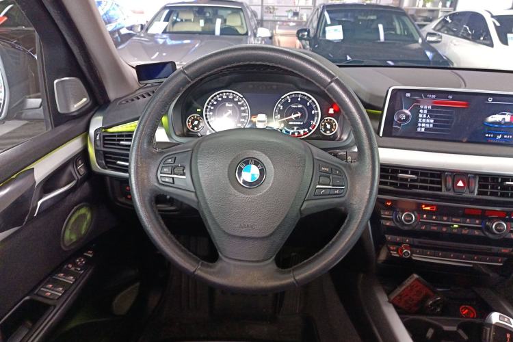 Used BMW X5 2017 xDrive35i Middle East Steering Wheel