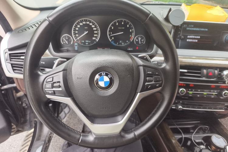 Used BMW X5 2017 xDrive35i Leading Model Steering Wheel