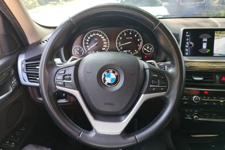 Used BMW X5 2017 xDrive35i Leading Model Steering Wheel