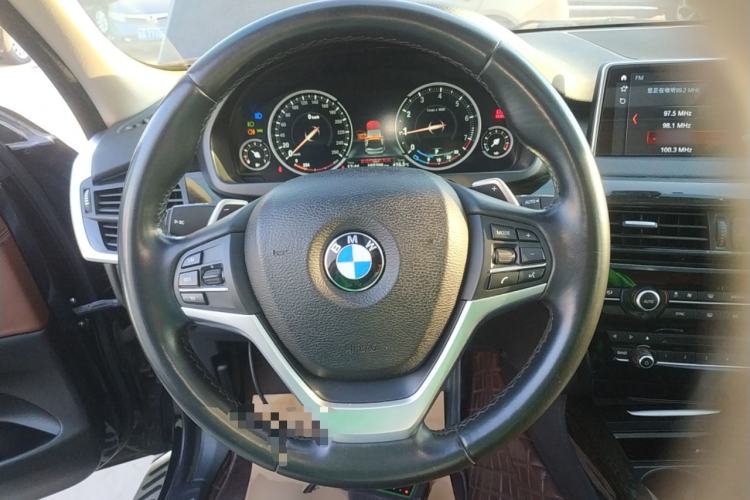 Used BMW X5 2017 xDrive35i Standard Model U.S. Specification Steering Wheel