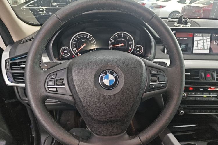 Used BMW X5 2017 xDrive35i Middle East Steering Wheel