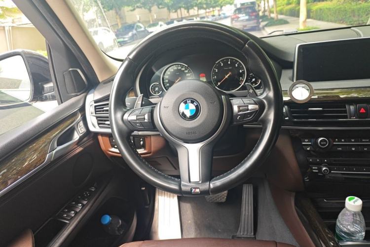 Used BMW X5 2017 xDrive35i Leading Model Steering Wheel