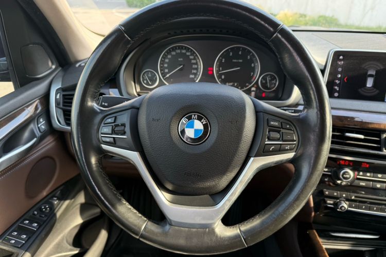 Used BMW X5 2017 xDrive35i Elegant Edition Steering Wheel