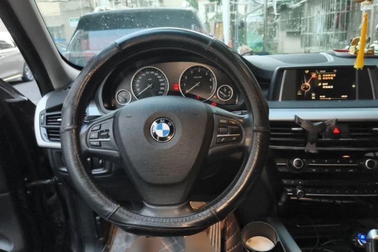 Used BMW X5 2017 xDrive35i Middle East Steering Wheel